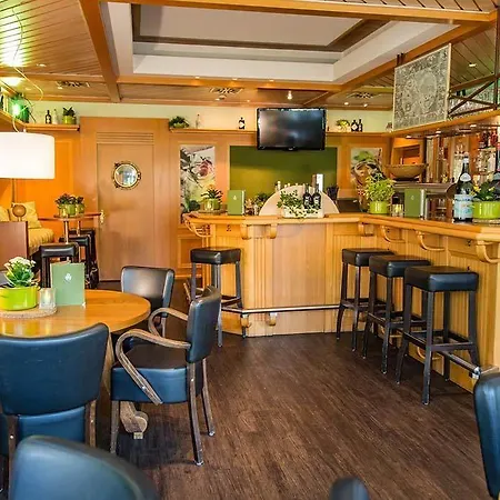 فندق Seehotel Faehrhaus باد سفيشنآن